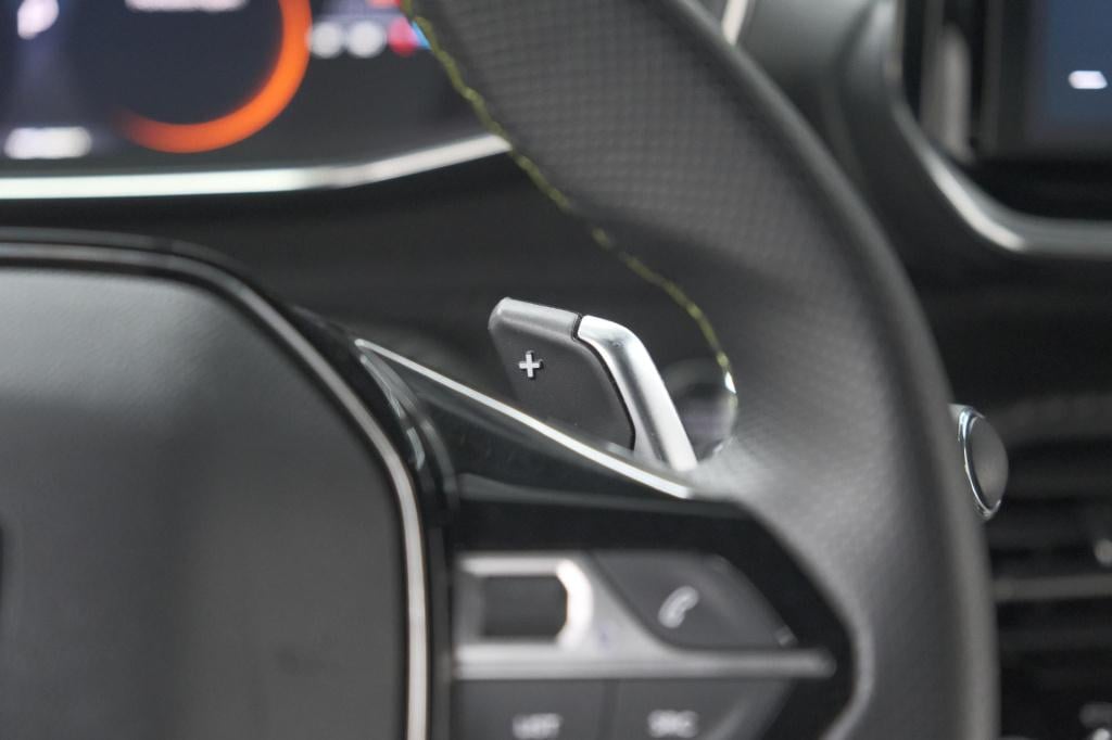 Peugeot 2008 puretech 130 eat8 gt | camera | apple carplay | parkeersensore