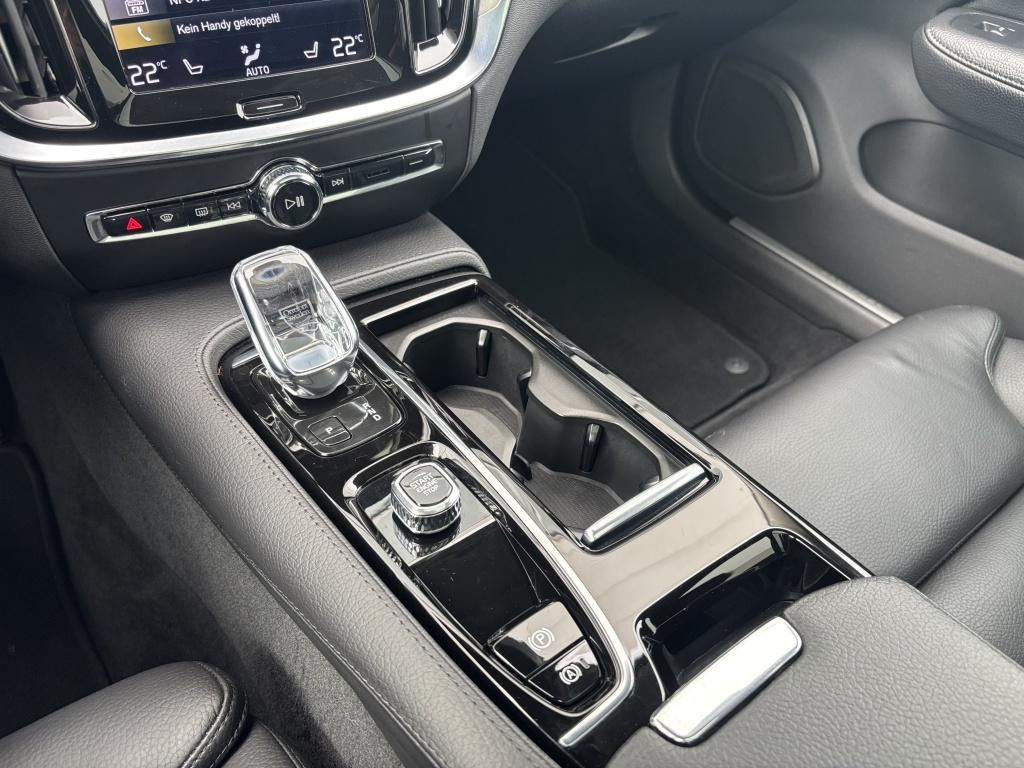 Volvo V60 t6 398pk recharge bright| panodak| adap.cruise| trekhaak| camera