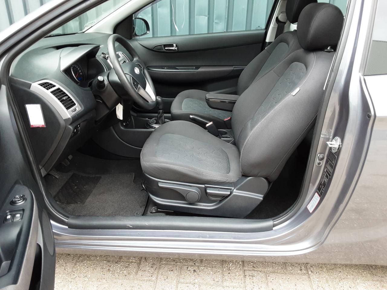 Hyundai i20 1.4i i-Motion