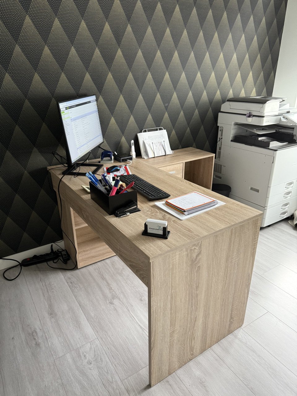 Hoekbureau 1.36 x 67