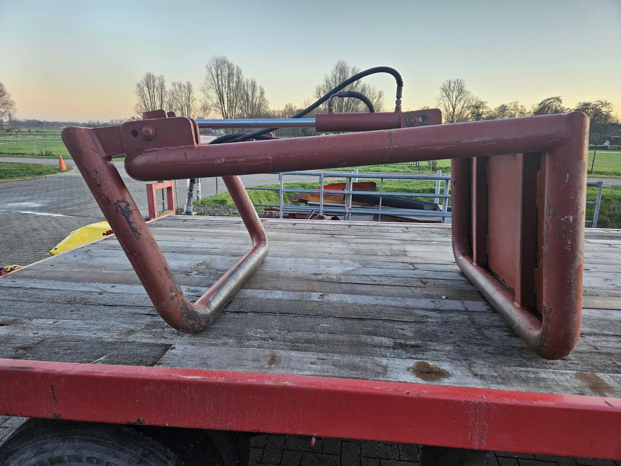 Balenklem voor wikkelbalen/pakken