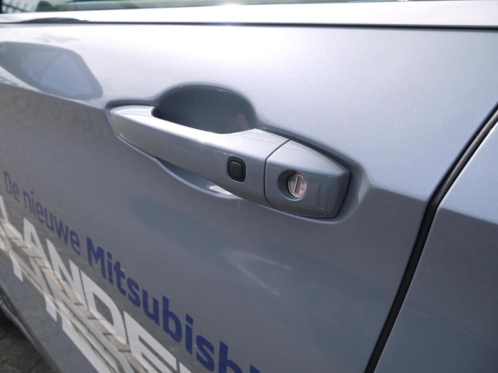 Mitsubishi Outlander 2.4 phev instyle+