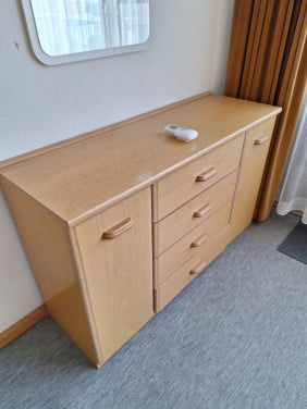Dressoir voor slaapkamer