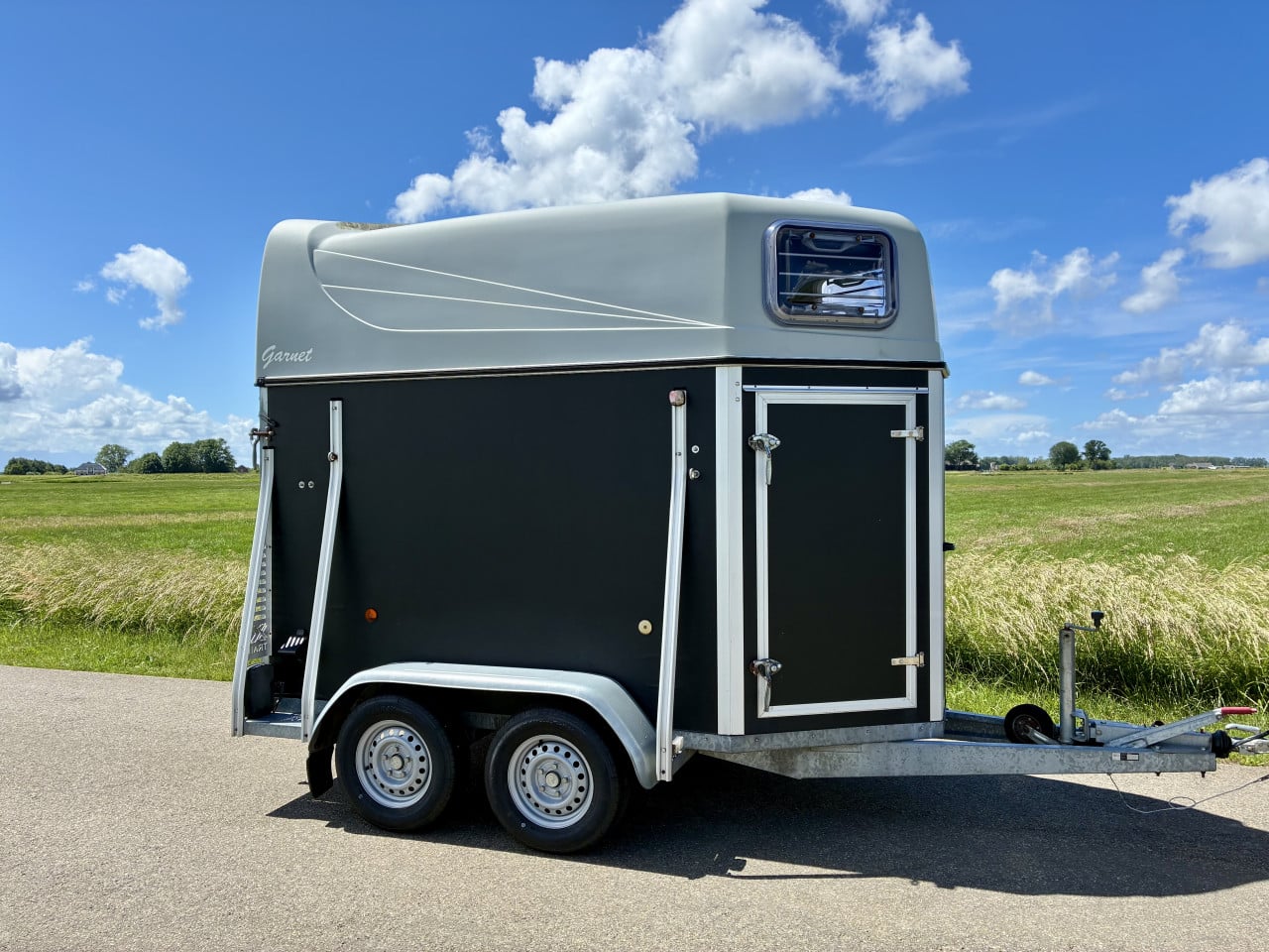 Lichtgewicht XXtrail met aluminium bodem en 4 nieuwe banden