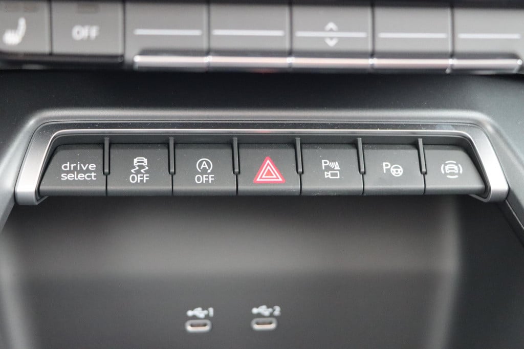 Audi A3 sportback 35 tsi s edition 150pk s-tronic | full options!