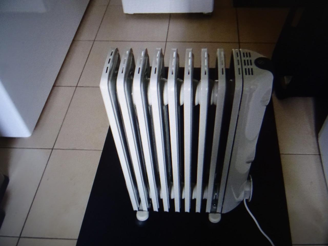 Te koop elektrische verwarming radiator twee standen bijna nieuw