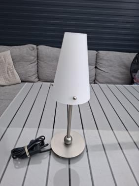 Paul Neuhaus Tafellamp - Modern en Stijlvol.
