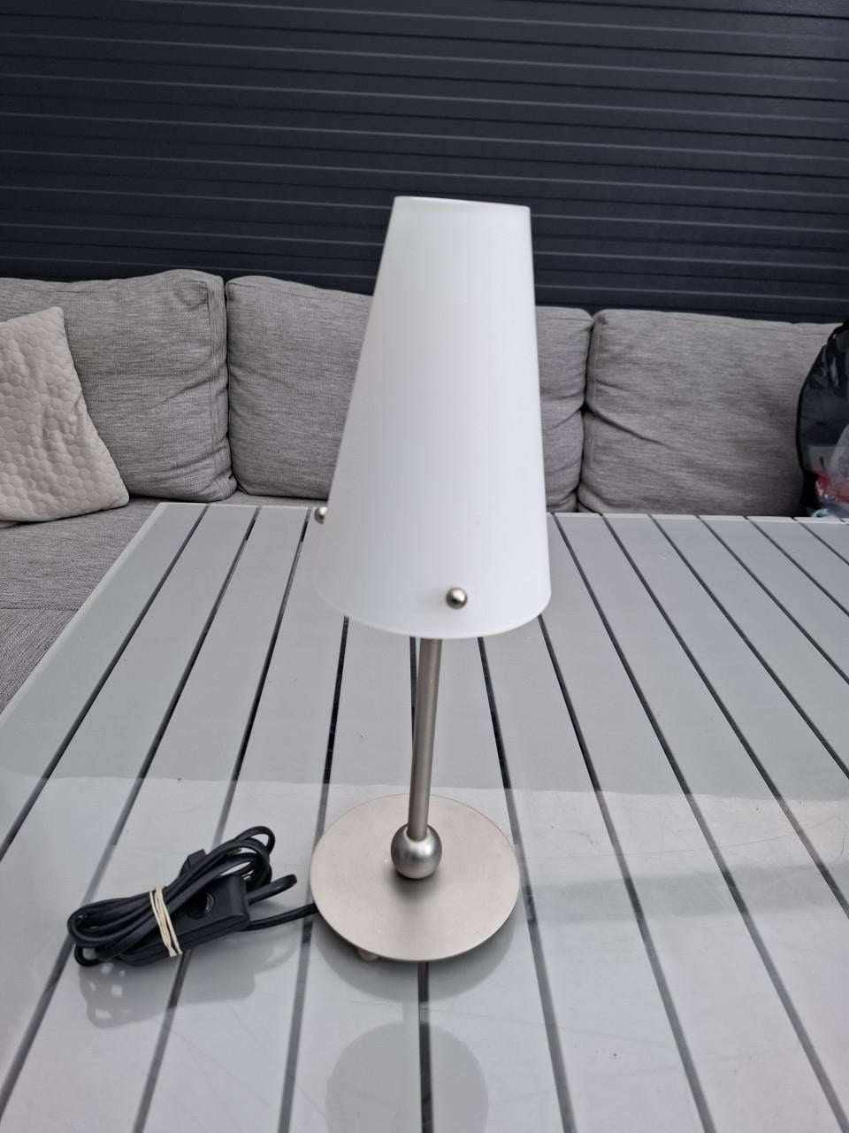 Paul Neuhaus Tafellamp - Modern en Stijlvol.