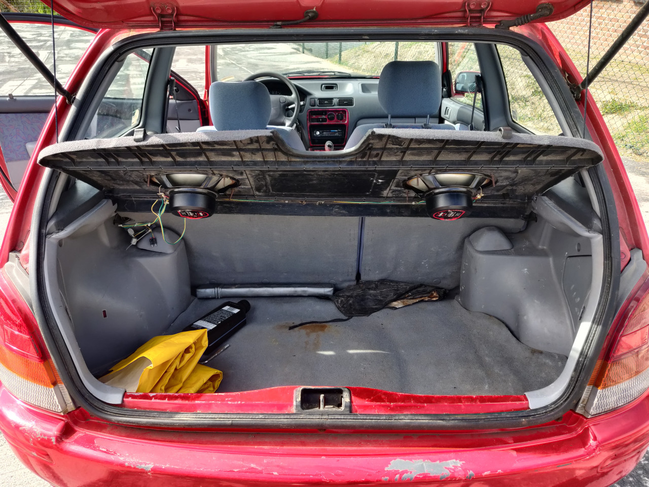 Toyota Starlet 1997 rood 1.3 16v