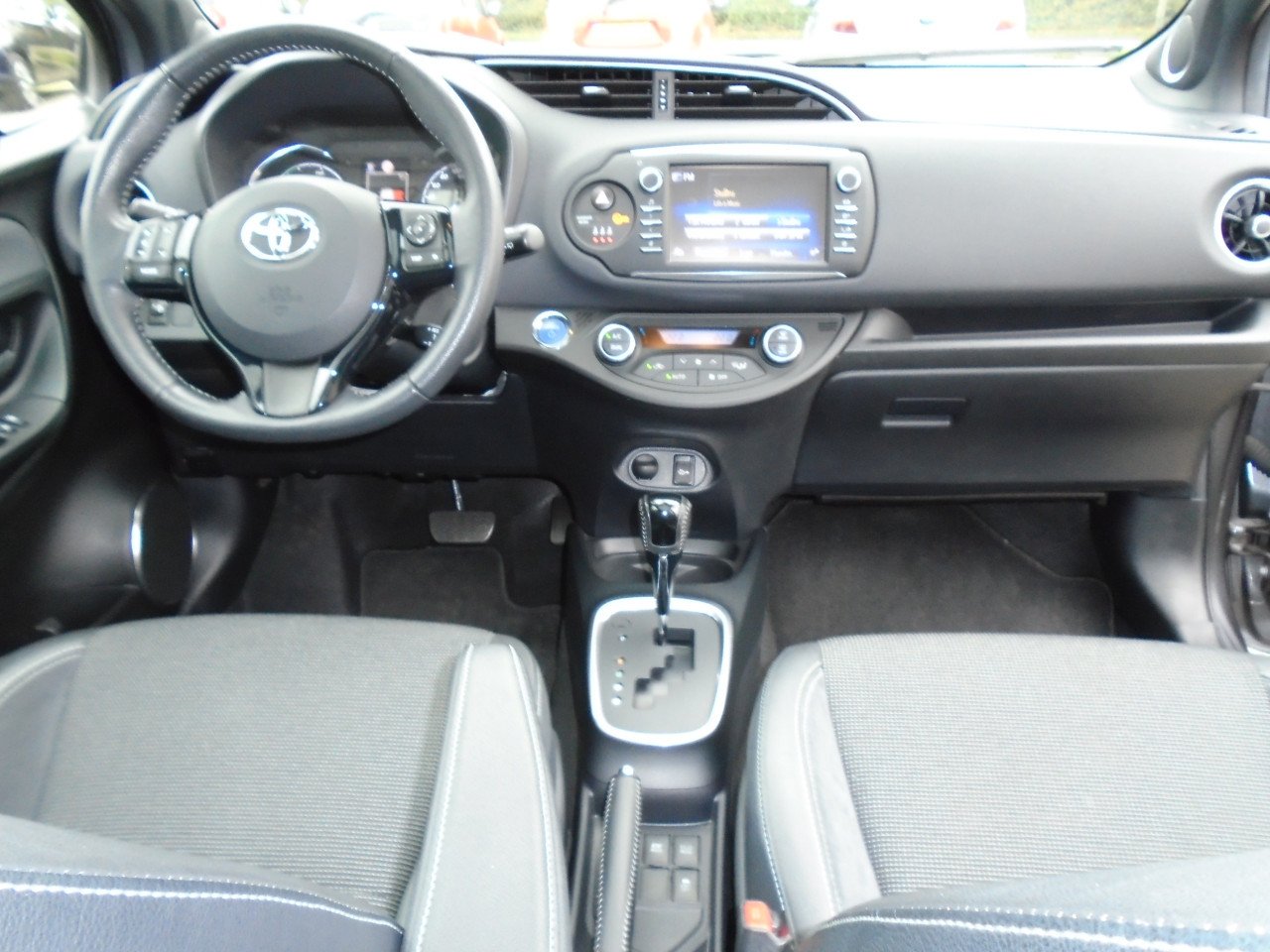 Toyota Yaris 1.5 Automaat Hybrid