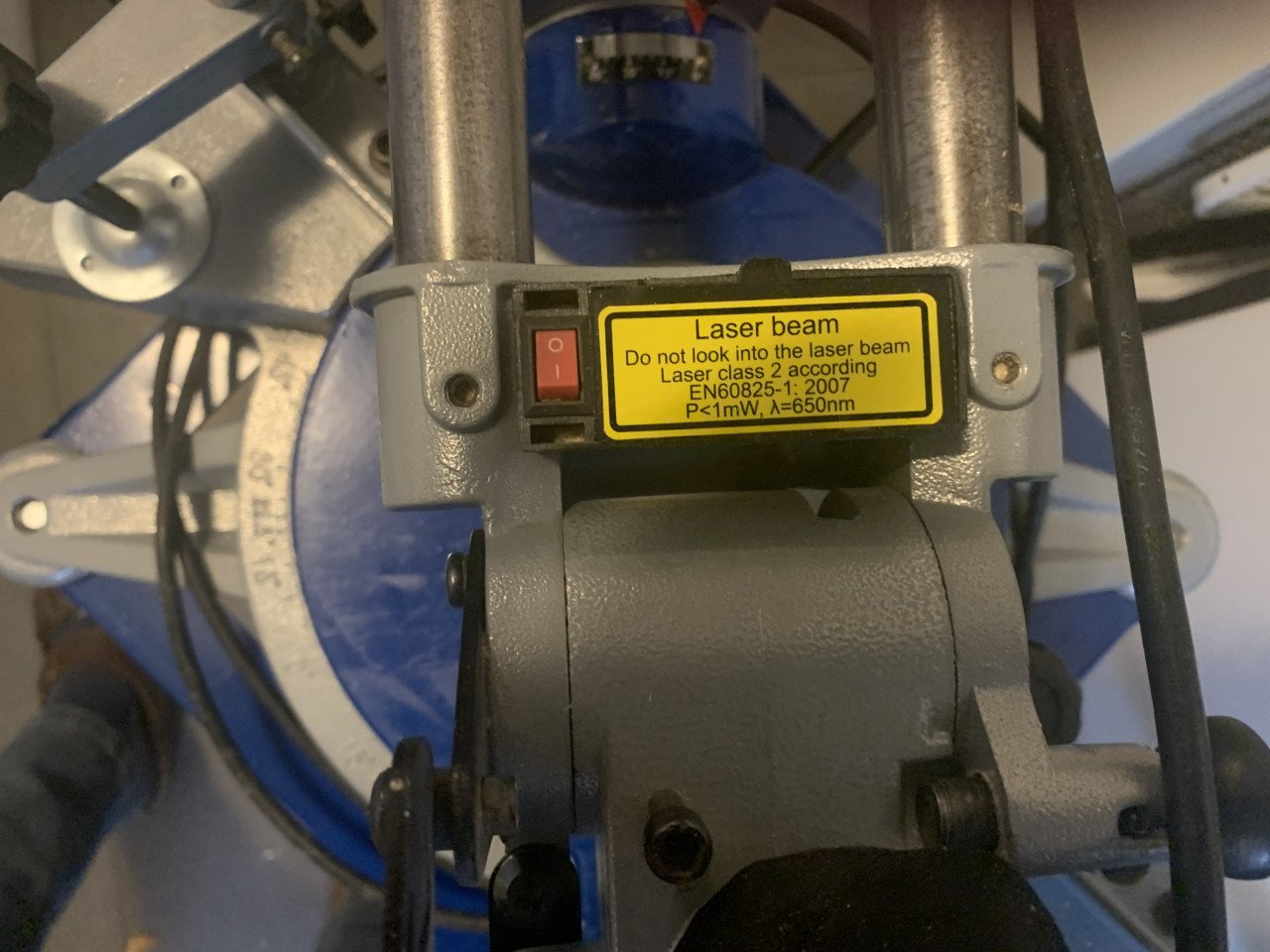 Powerplus POW8136 Afkortzaag met trekfunctie