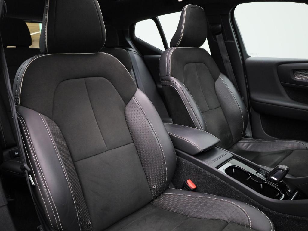 Volvo XC40 recharge p8 awd | automaat | panoramadak | apple carplay / andro