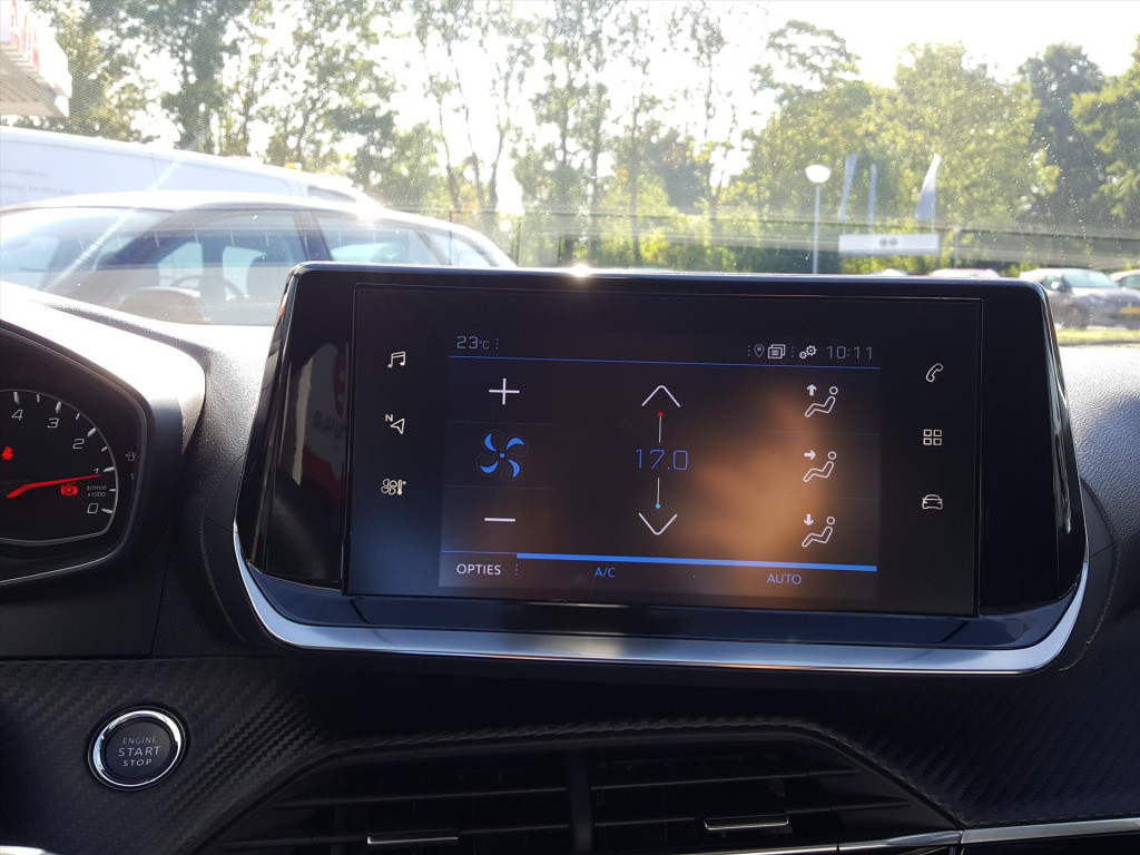 Peugeot 208 allure 1.2 pt-100pk navigatie | apple carplay & android auto | 