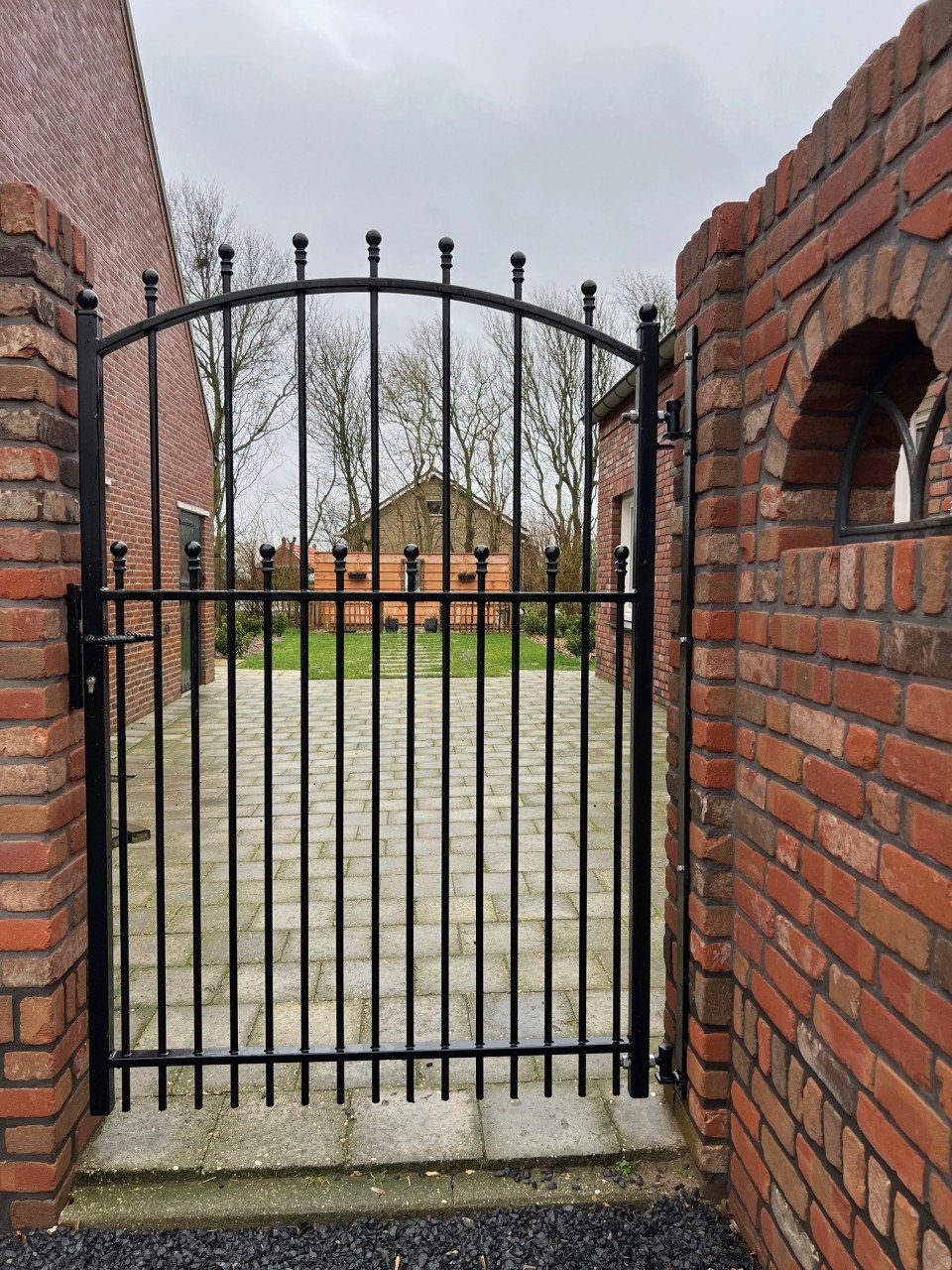 HEKWERKEN - TUINPOORTEN EN INRIJPOORTEN.