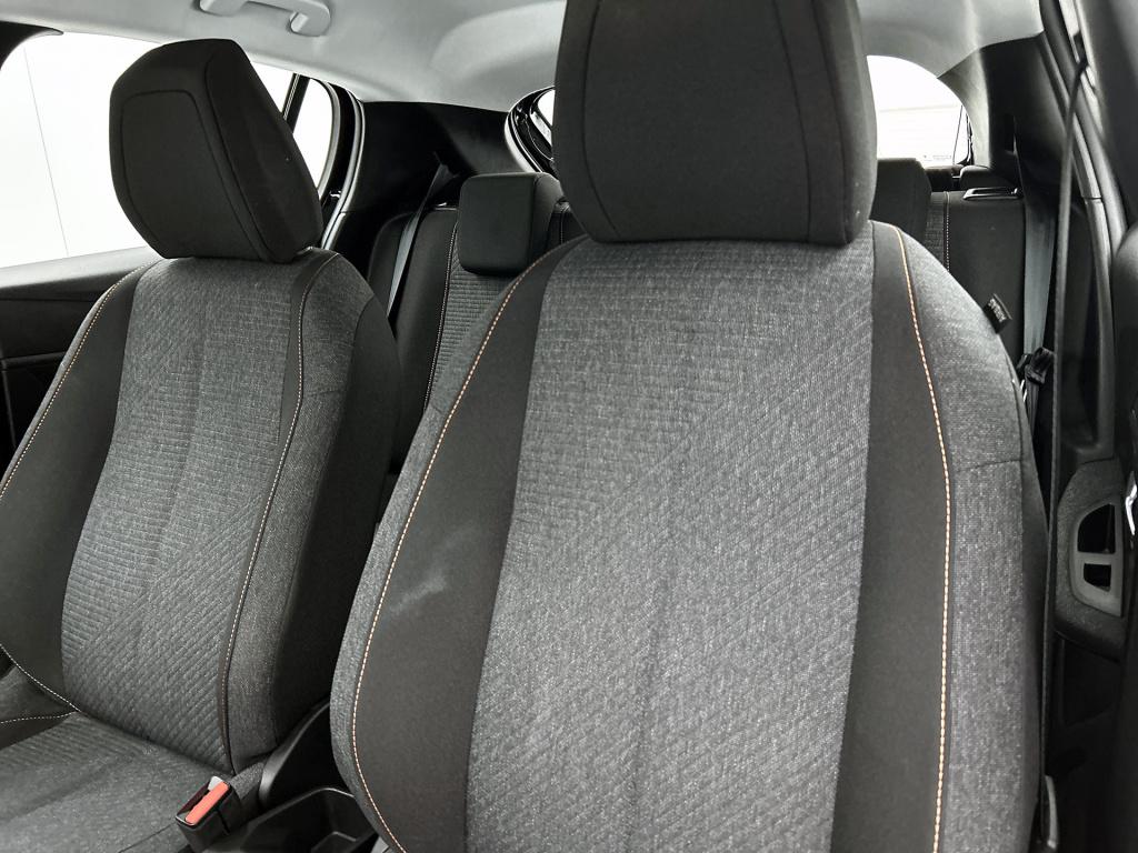 Peugeot 208 100 pk style | rijklaar | navigatie | parkeerhulp | apple carpl