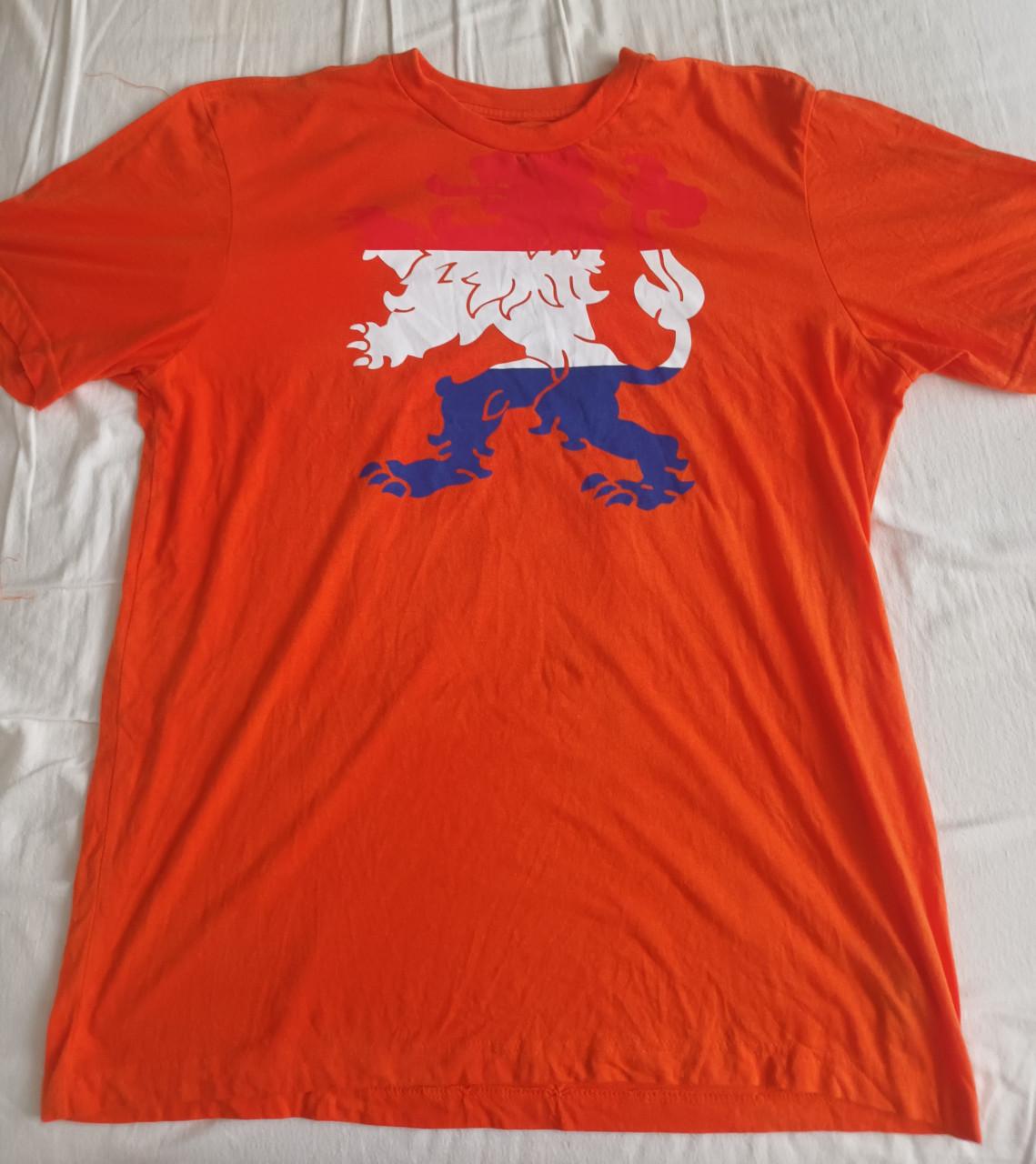 2 WK Oranje voetbalshirts schoon en in nieuwstaat