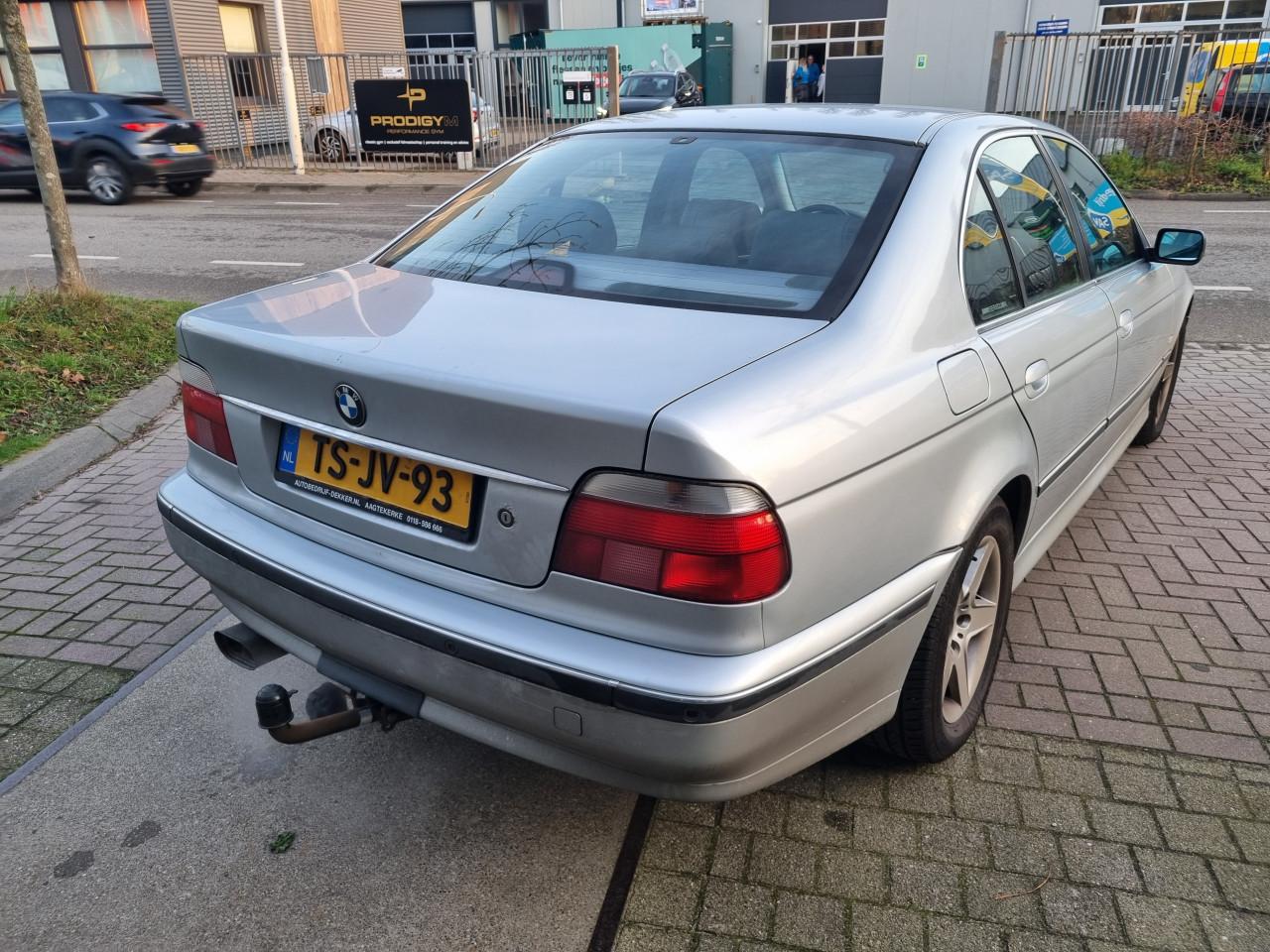 BMW 5-serie 523i Executive MEENNEEMPRIJS! AUTOMAAT / APK 25-11-2026