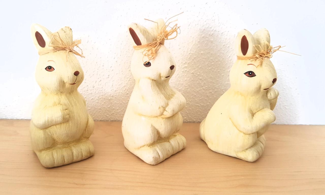 3 schattige vintage paashaasjes van steen, 12 cm hoog