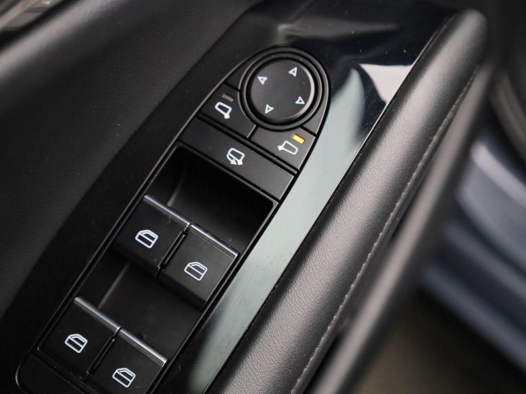 Mazda 3 2.0 e-skyactiv-g m hybrid 122 luxury | automaat | bose | apple carp