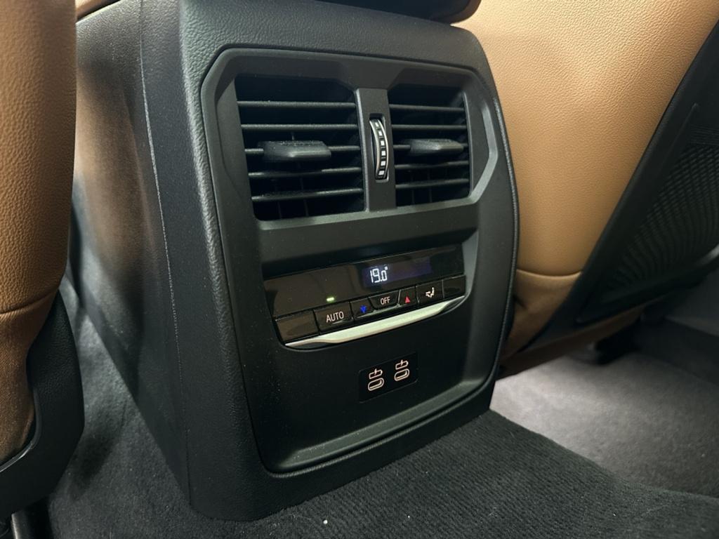 BMW 3-serie touring 330e xdrive | cognac bekleding | panoramadak | head-up-