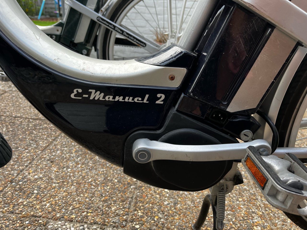 2 x Oude elektrische fietsen, Batterijen moeten gerepareed worden