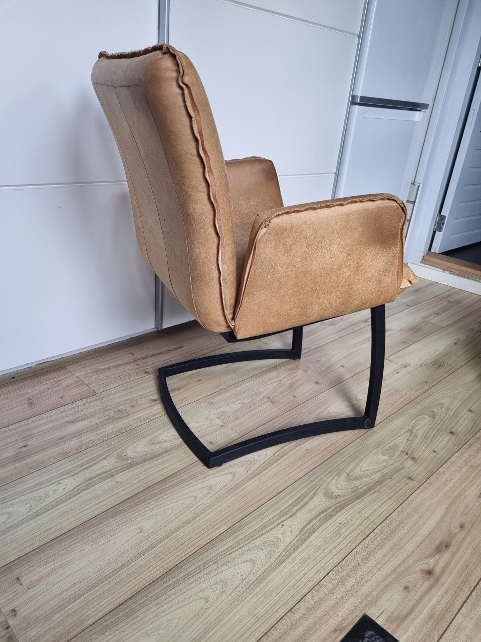 2 eetkamerstoelen