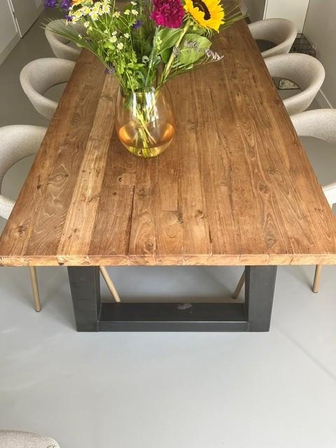 Robuuste eettafel 240x100cm met stalen onderstel