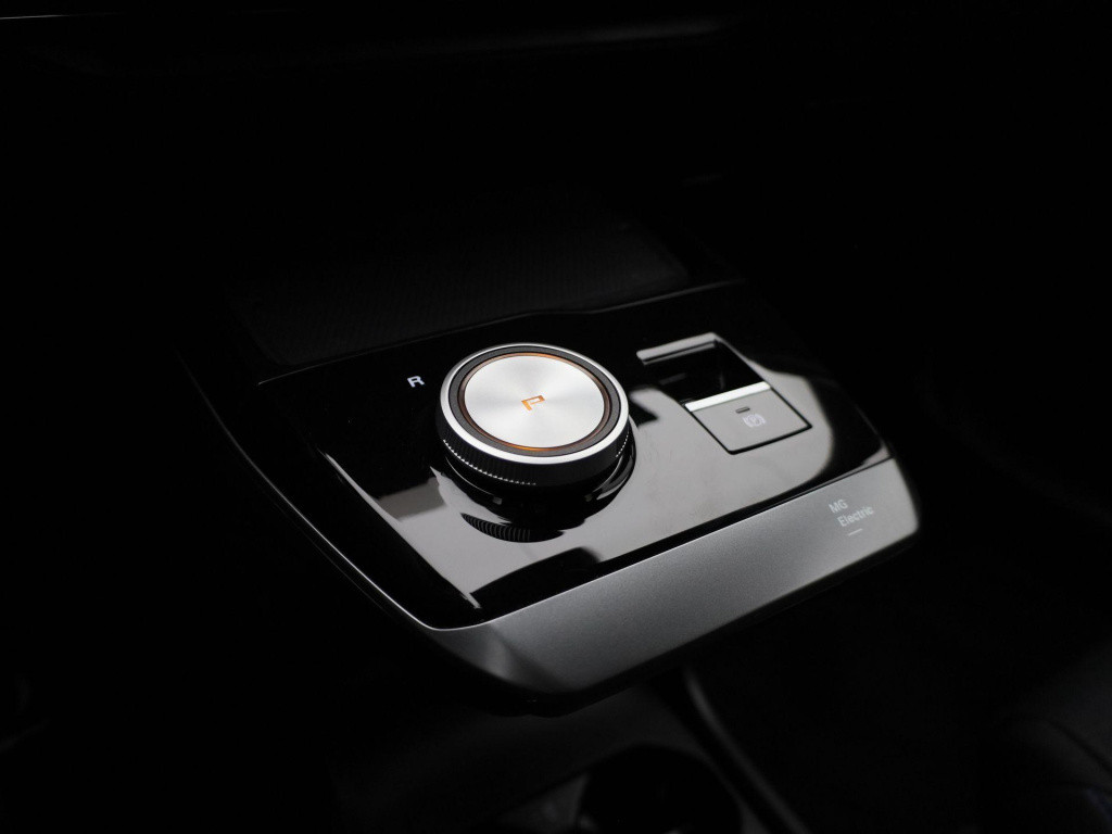 MG 4 luxury 64 kwh