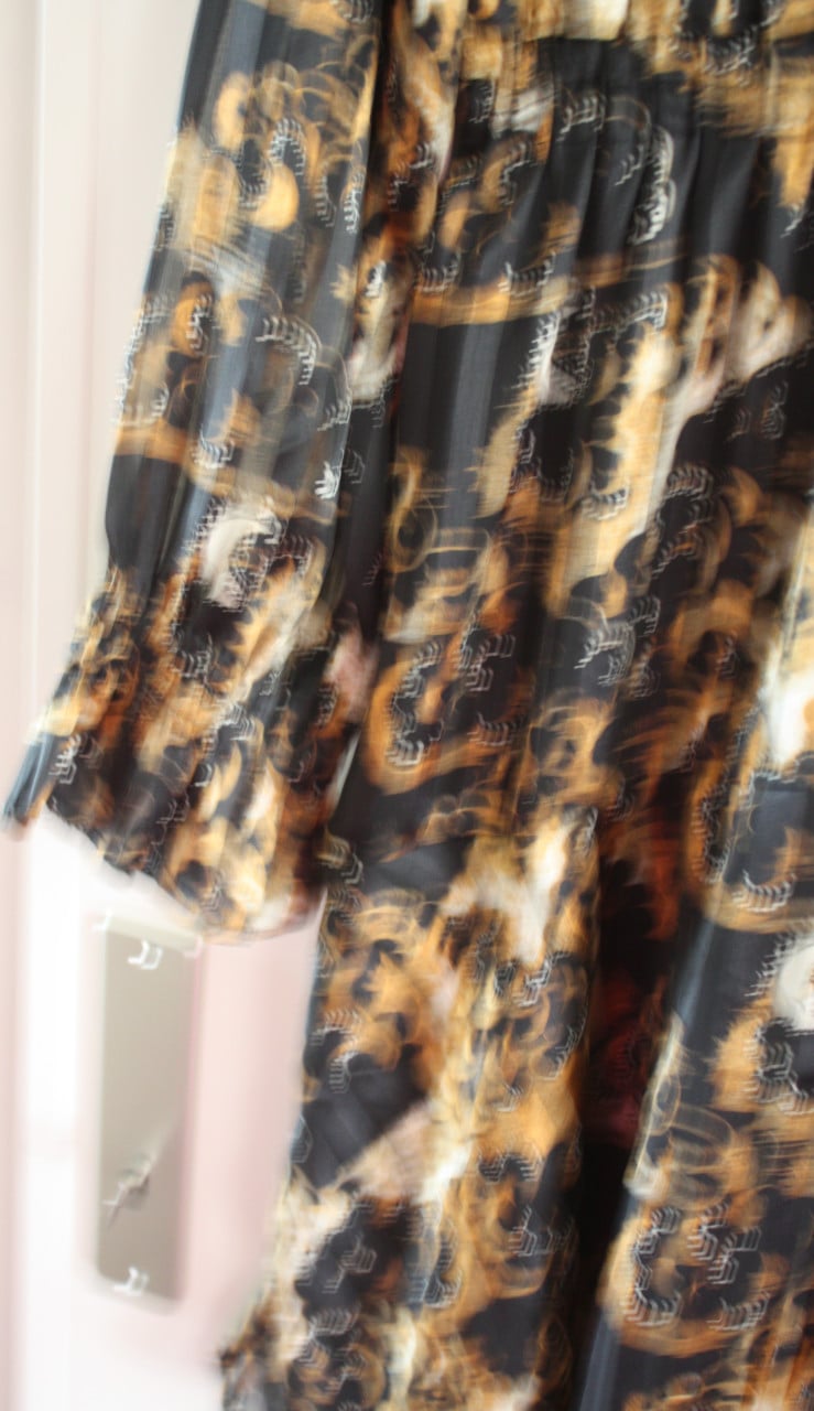 Nieuwe jurk zwrat met goud geel kleur wolken en maan print  maat m