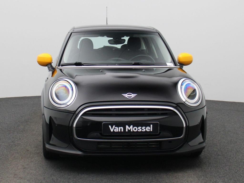 Mini 5-deurs 1.5 one essential | navigatie | lmv | parkeer sensoren | clima