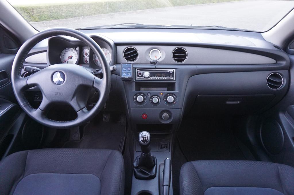 Mitsubishi Outlander 2.0 invite+ airco / cruise / elektr. ramen / trekhaak 