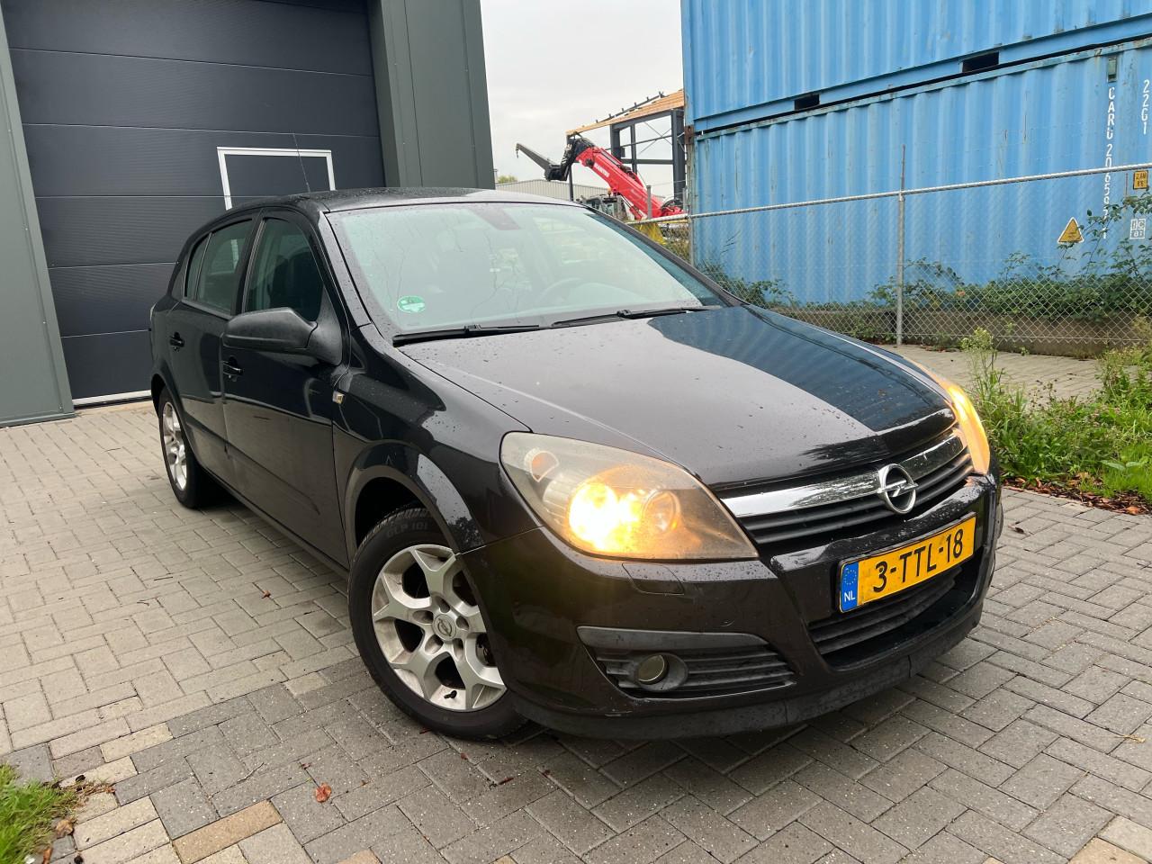 Opel Astra 1.6 Essentia Airco/Cruise/ Jaar Apk