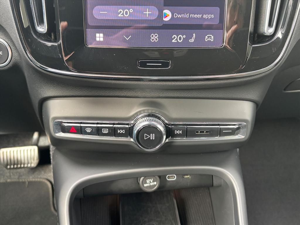 Volvo XC40 2.0 b4 b4 plus dark|stuur-stoel voorruitverwarm|blis| trekhaak| 