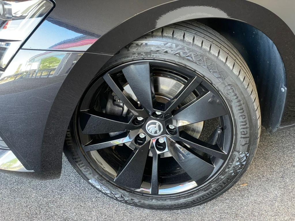 Skoda Superb combi 1.4 tsi iv sportline business