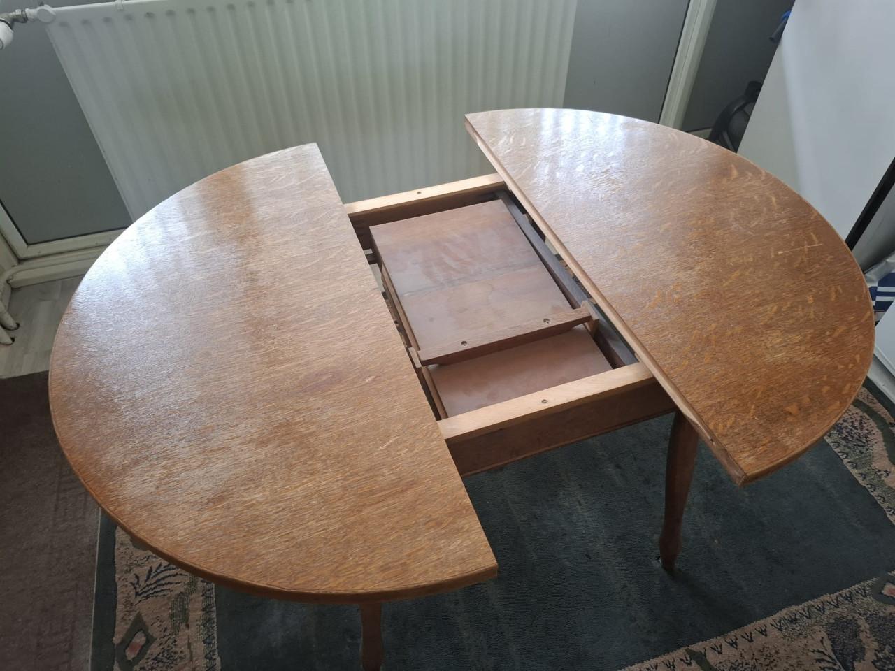 GRATIS RONDE UITSCHUIFBARE EETTAFEL