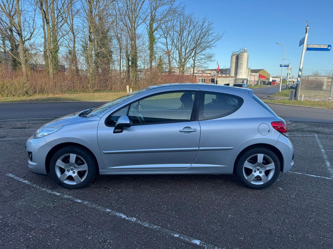 Peugeot 207 bj 2010 1850 euro