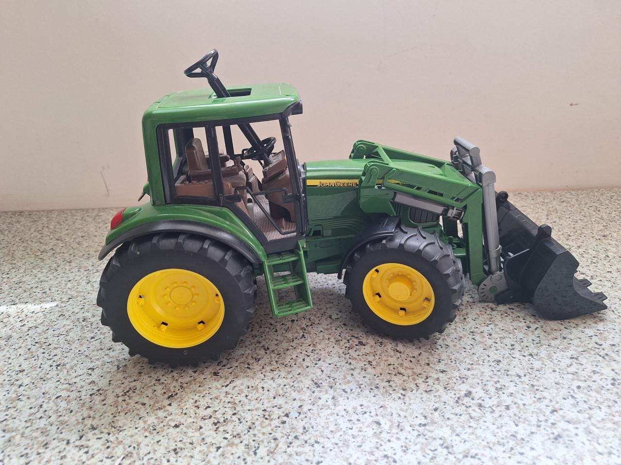 Bruder John Deere trekker