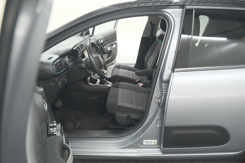 Citroen C3 puretech 110 eat6 shine | camera | navigatie | parkeersensoren |