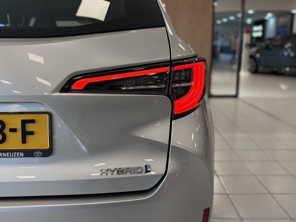Toyota Corolla Touring Sports 2.0 hybrid first ed.