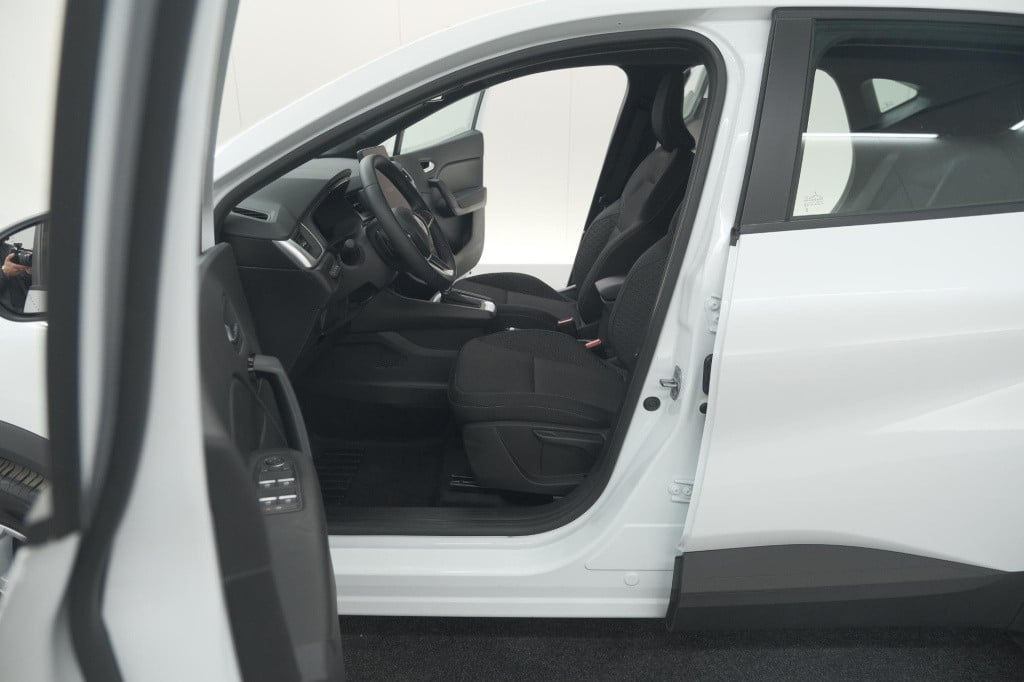 Renault Captur mild hybrid 160 evolution | camera | apple carplay | stoelve