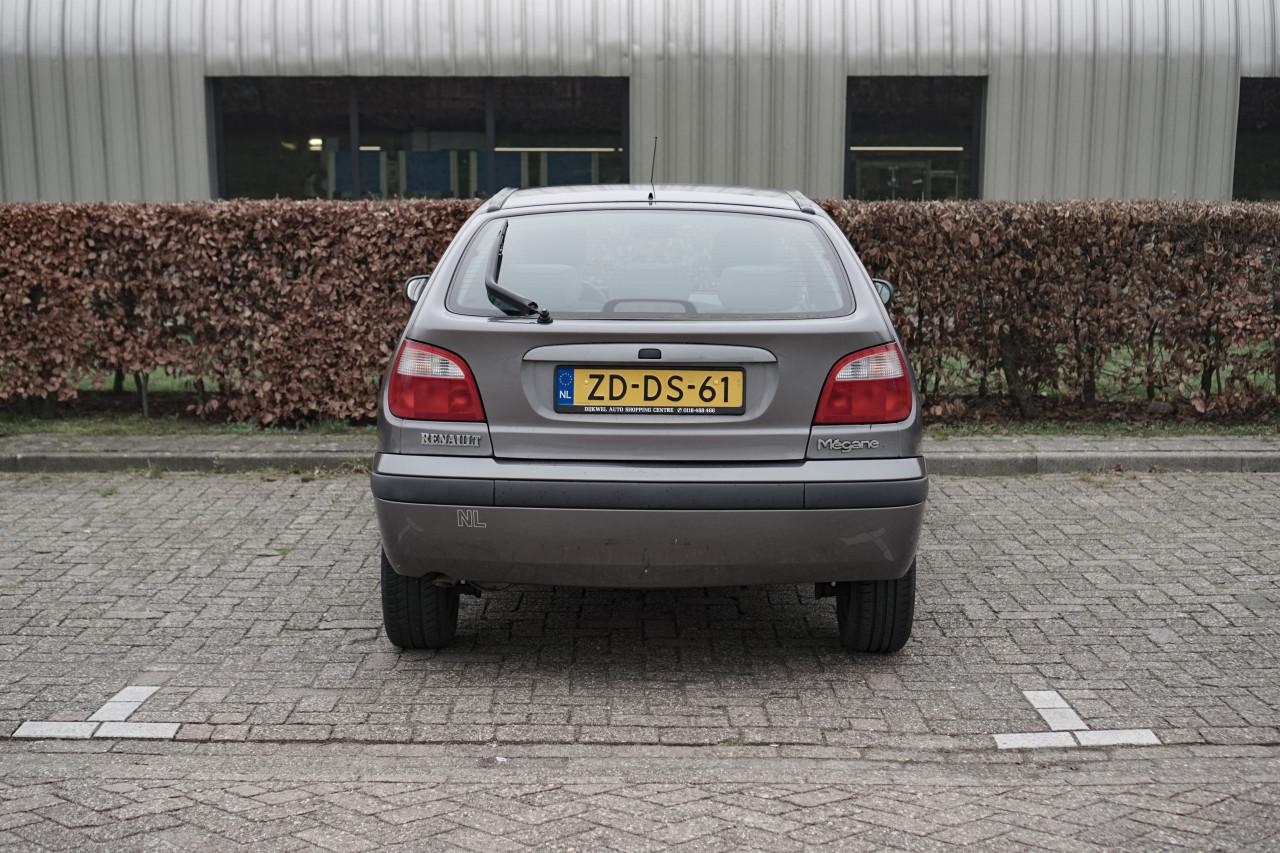 Renault Megane Berline - APK juni 2027