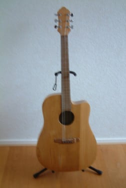 Gitaar western geen merk of nr  goede bas