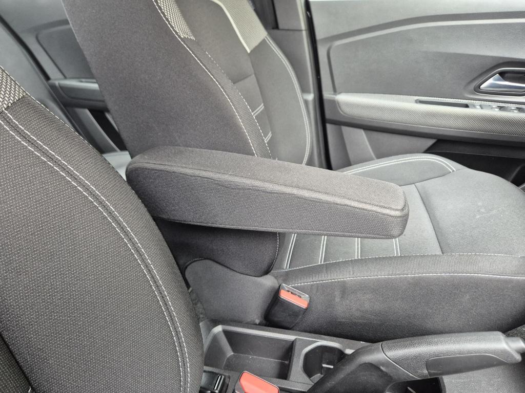 Dacia Sandero 1.0 tce 90 comfort all season, trekhaak, navigatie, p-hulp, a