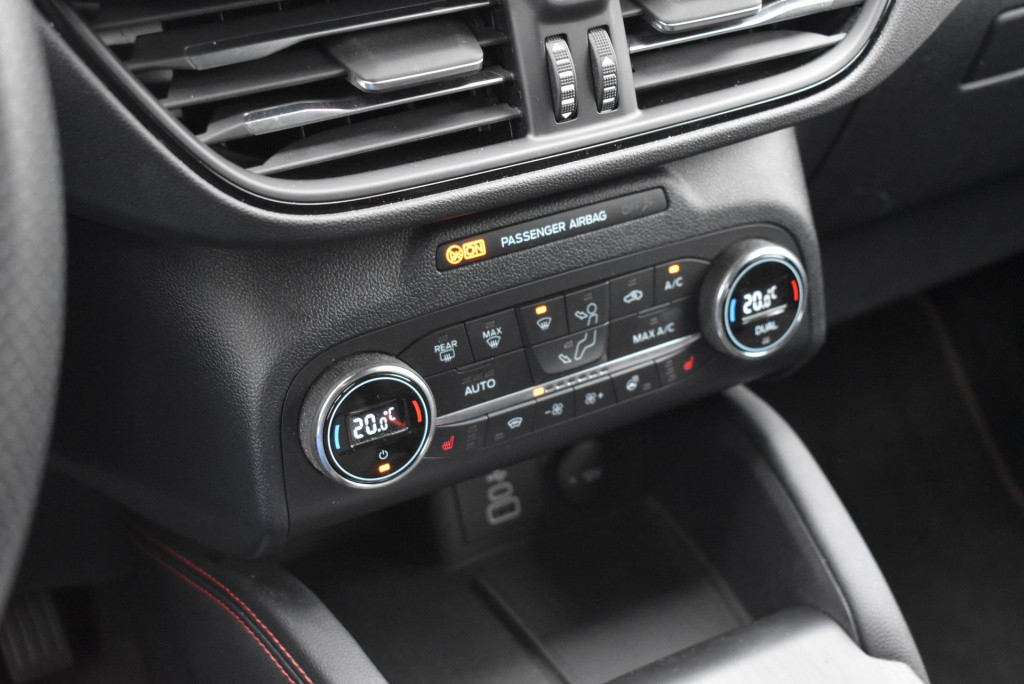 Ford Kuga 2.5 phev st-line x | climate control | adaptieve cruise control |