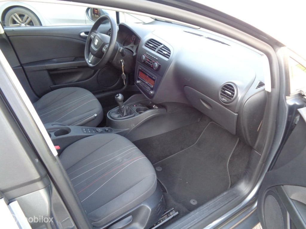Seat Leon 1.2 tsi ecomotive copa/airco/lm velgen/trekhaak/nieuwe ketting!
