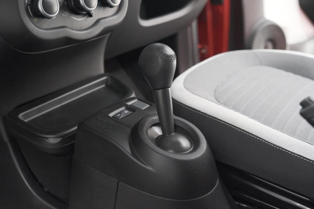 Renault Twingo 1.0 sce limited | automaat | parkeersensoren | allseason ban