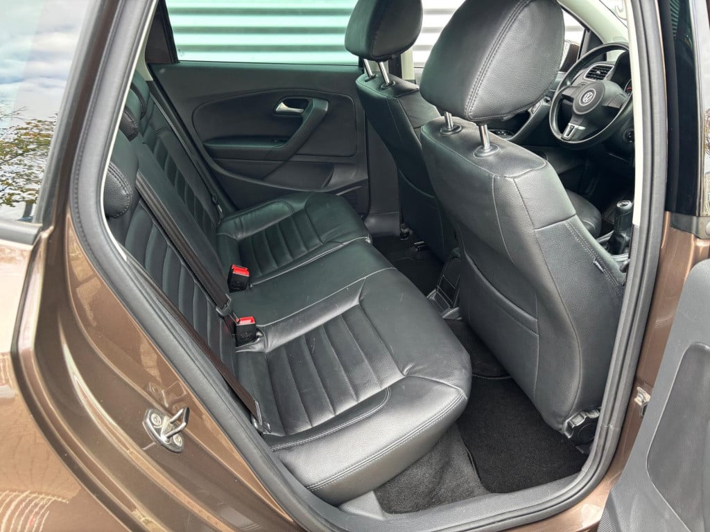 Volkswagen Polo 1.4-16v highline