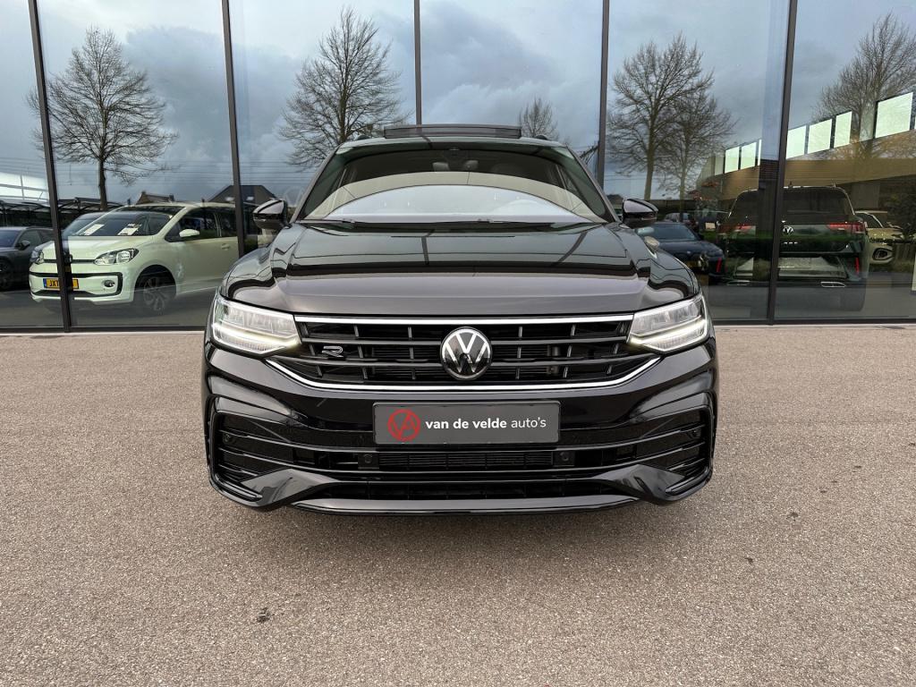 Volkswagen Tiguan 1.5 tsi 150pk dsg r-line | panoramadak | 20 inch | black 