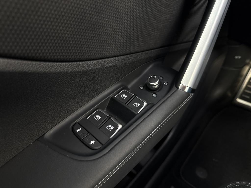 Audi Q2 35 tfsi s edition | nl-auto | 1e eig | camera | adapt. cruisec. | k