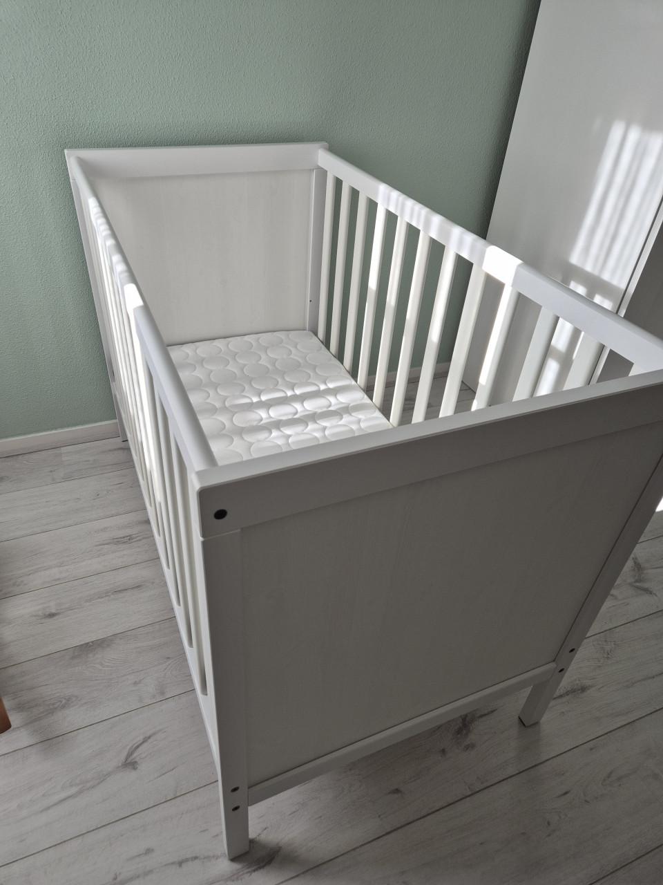 Ledikant ikea sundvik incl matras